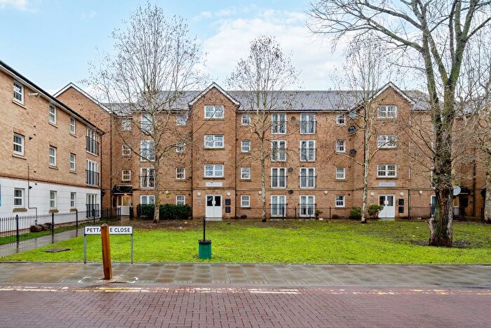 2 Bedroom Flat To Rent In Allenby Road, Thamesmead, SE28