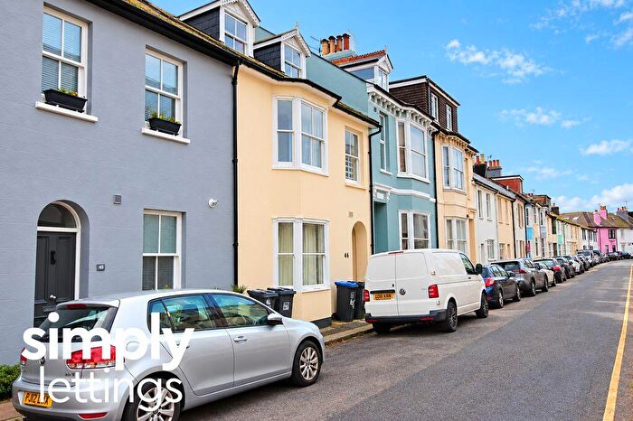 2 Bedroom Flat To Rent In New Road, Shoreham-By-Sea, BN43