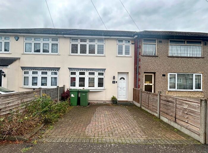 3 Bedroom Terraced House To Rent In Maybank Avenue, Hornchurch, RM12