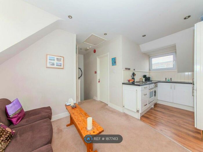 1 Bedroom Flat To Rent In Lime Hill Road, Tunbridge Wells, TN1