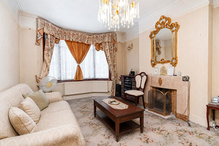 3 Bedroom Terraced House For Sale In Braemar Avenue, Thornton Heath, London, CR7