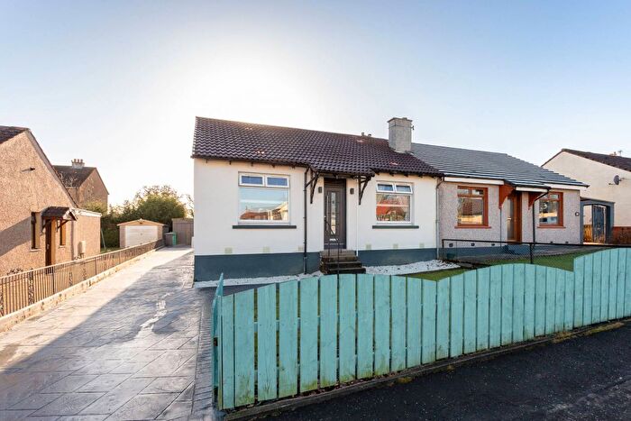 4 Bedroom Semi-Detached Bungalow For Sale In Woodhead Street, High Valleyfield, Dunfermline, KY12