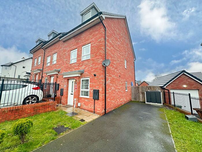 3 Bedroom End Terrace House For Sale In Far Hey Drive, Wirral, CH49