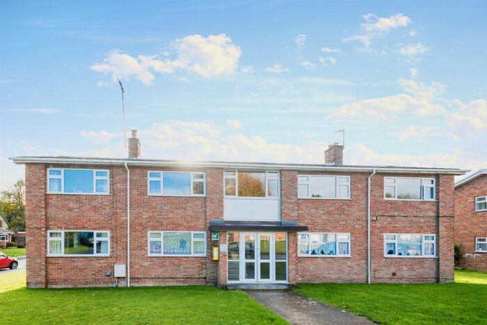 1 Bedroom Flat For Sale In Whitley Road, Aldbourne, Marlborough, SN8