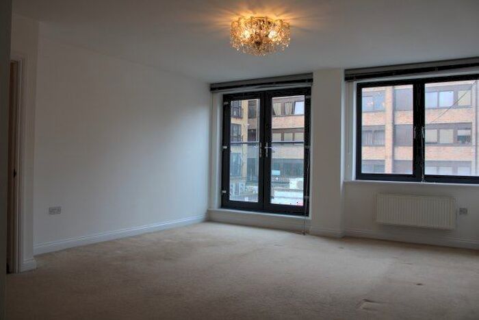 2 Bedroom Flat To Rent In Sutton Court Road, Sutton, SM1