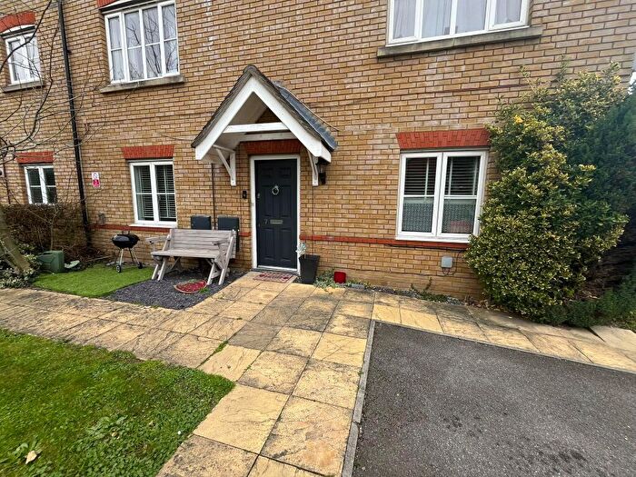 2 Bedroom Ground Maisonette To Rent In San Marcos Drive, Chafford Hundred, RM16