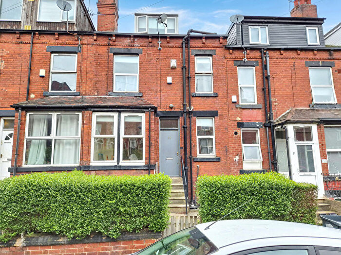 3 Bedroom Terraced House For Sale In Beechwood Mount, Burley, Leeds, LS4