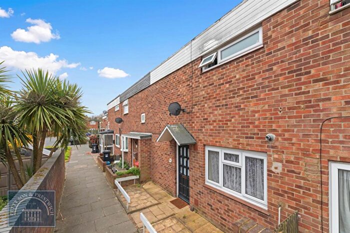 2 Bedroom Terraced House To Rent In Westmorland Close, Aldersbrook, E12