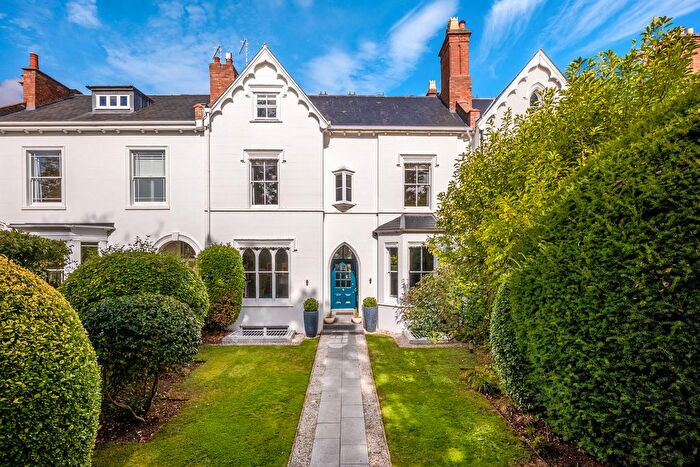 5 Bedroom Town House For Sale In Beauchamp Avenue, Leamington Spa, Warwickshire, CV32