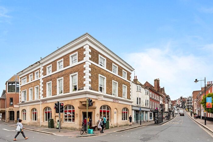 1 Bedroom Flat To Rent In The Bank, Friars Walk, Lewes, East Sussex, BN7