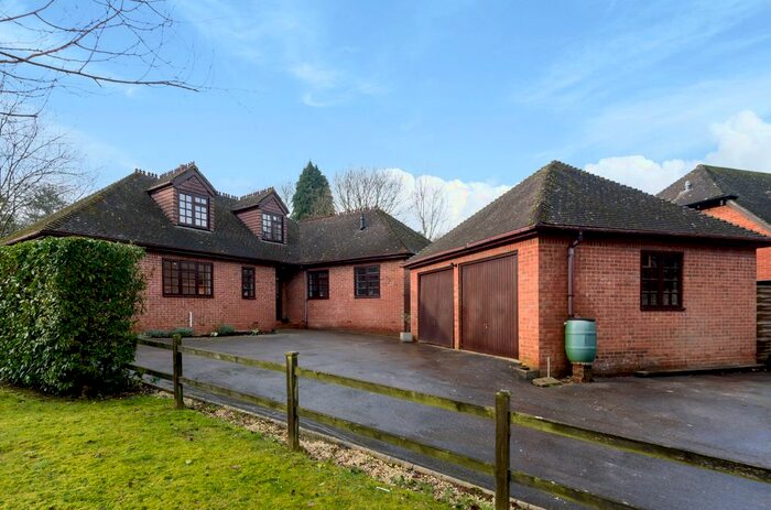 4 Bedroom Detached House For Sale In Whitchers Meadow, Alderbury, Salisbury SP5