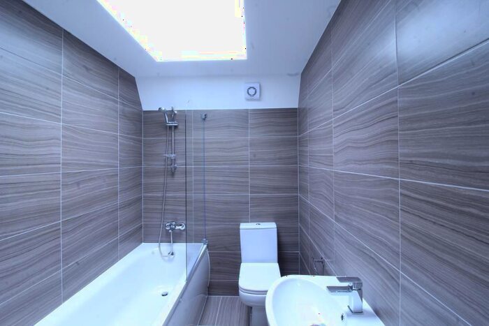 3 Bedroom Flat To Rent In New Wanstead, London, E11