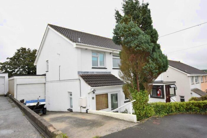 4 Bedroom Semi-Detached House To Rent In Wadebridge, Cornwall, PL27