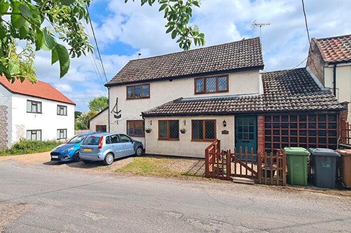 5 Bedroom Link Detached House For Sale In Spa Common, North Walsham, NR28