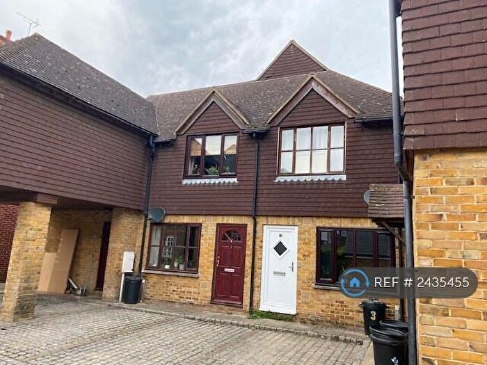 1 Bedroom Flat To Rent In Bishops Walk, Rochester, ME1