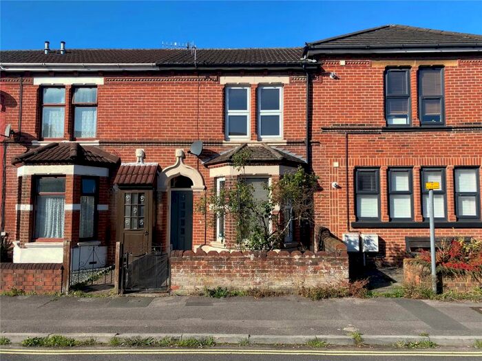 3 Bedroom Terraced House To Rent In Desborough Road, Eastleigh, Hampshire, SO50