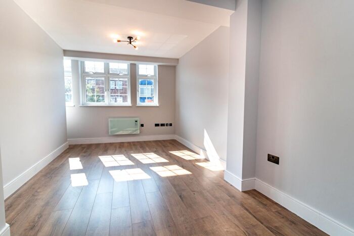 1 Bedroom Flat To Rent In Heath Road, Twickenham, TW1