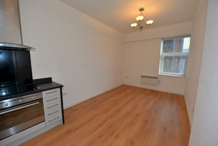 1 Bedroom Flat To Rent In *** Viewings Paused Due To High Demand ***, SO15