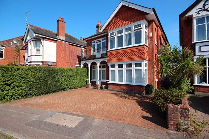 6 Bedroom Property To Rent In Talbot Road, Bournemouth, BH9