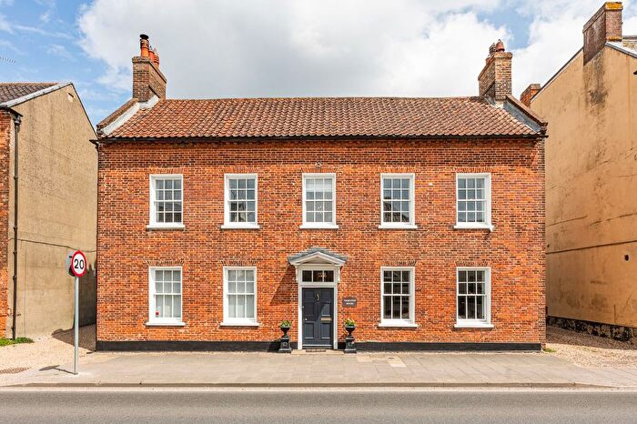 3 Bedroom Link Detached House For Sale In London Street, Swaffham, PE37