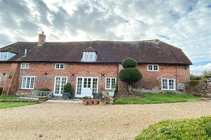 3 Bedroom Cottage To Rent In Overton, Hampshire, RG25