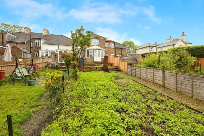 3 Bedroom End Of Terrace House For Sale In Leylands Road, Burgess Hill, RH15