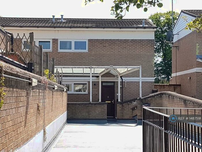 2 Bedroom Maisonette To Rent In St. Davids House, Cambridge, CB4