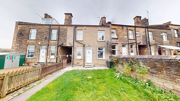 2 Bedroom Terraced House To Rent In Munby Street, Fairweather Green, Bradford, BD8