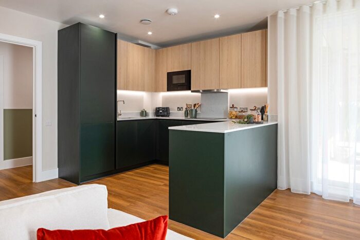 2 Bedroom Flat For Sale In Lower Road, London, SE16