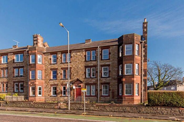 3 Bedroom Flat To Rent In Dalkeith Road, Prestonfield, Edinburgh, EH16