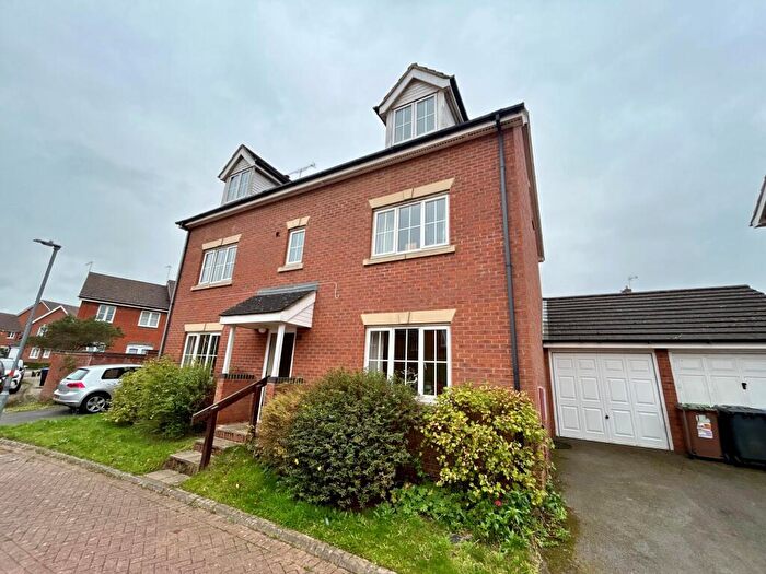 5 Bedroom Detached House For Sale In Plough Close, Daventry, NN11