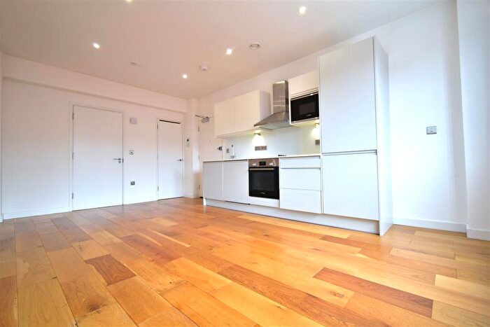 1 Bedroom Studio To Rent In High Street, Maidenhead, SL6