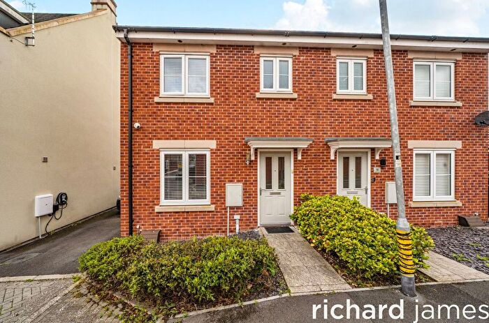 3 Bedroom Semi-Detached House For Sale In Upper Ox Hill, Ridgeway Farm, Purton, SN5