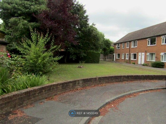 2 Bedroom Flat To Rent In Church Gardens, Warton, Preston, PR4