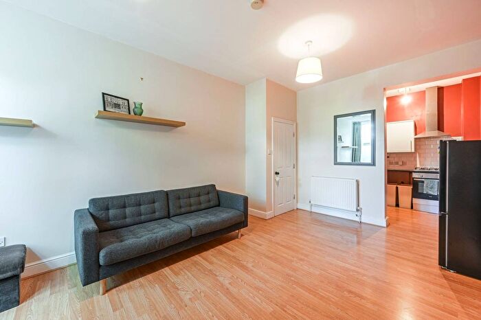1 Bedroom Flat To Rent In Camberwell, Camberwell, London, SE5
