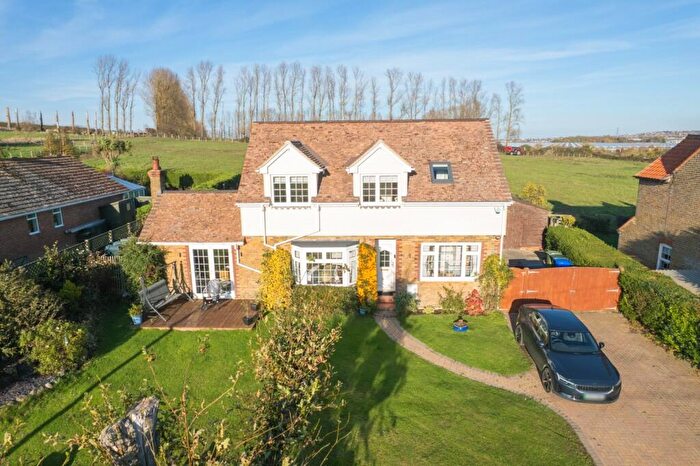 4 Bedroom Detached House For Sale In Monkshill Road, Hernhill, Faversham, ME13