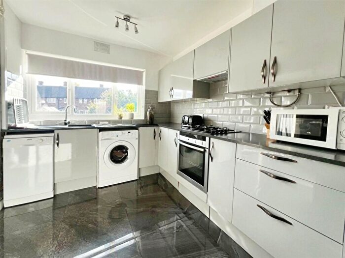 3 Bedroom End Of Terrace House For Sale In Fens Way, Swanley, Kent, BR8