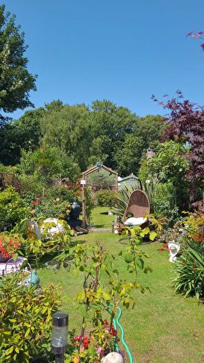 4 Bedroom Detached House For Sale In Aldenham Road, Bushey, WD23