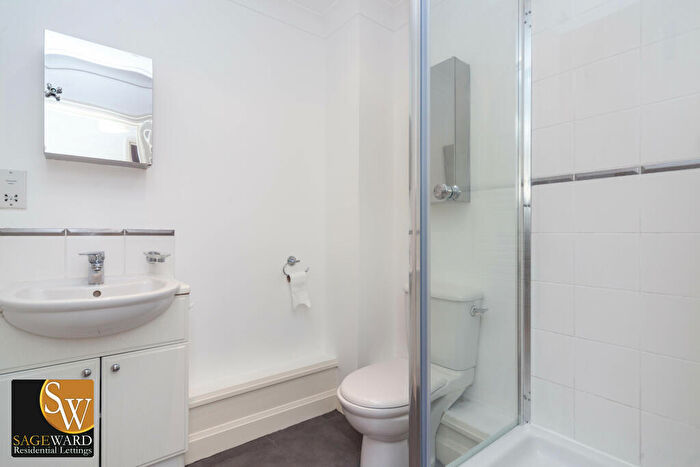 2 Bedroom Apartment To Rent In Newland Gardens, Hertford, Hertfordshire, SG13