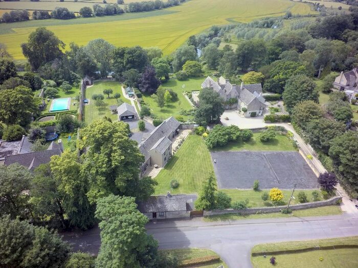 5 Bedroom Detached House For Sale In High Street, Kempsford, Fairford, GL7