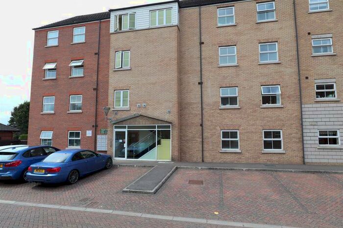 2 Bedroom Apartment To Rent In Riverside Drive, Lincoln, LN5