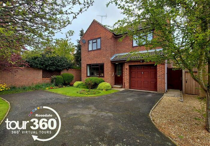 4 Bedroom Detached House For Sale In Bytham Heights, Castle Bytham, Grantham, NG33