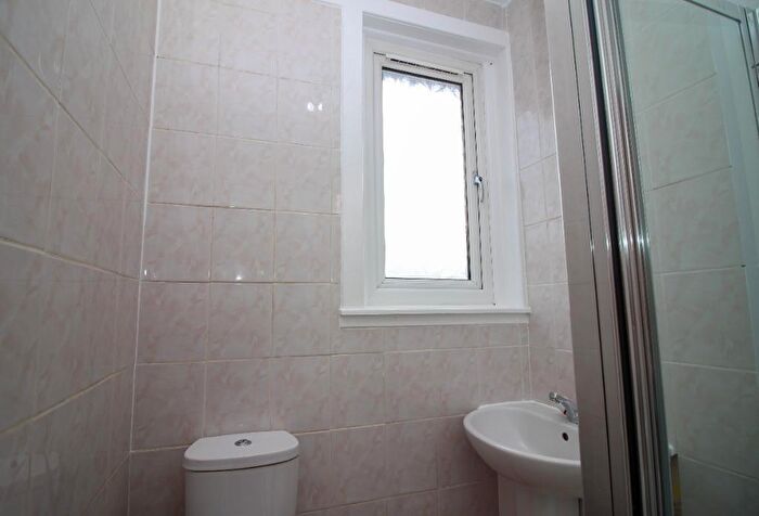 2 Bedroom Flat To Rent In Argyll Avenue, Falkirk, FK2