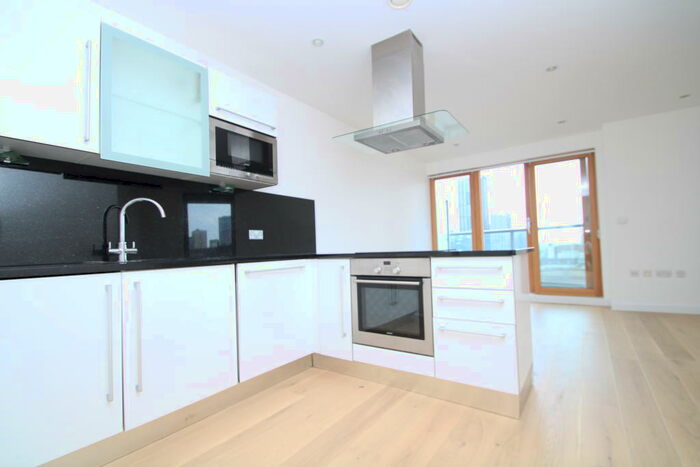 2 Bedroom Flat To Rent In Altyre Road, Croydon, CR0