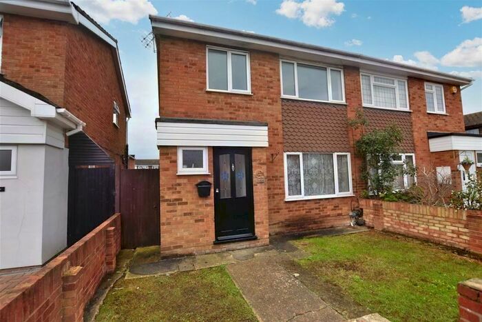 3 Bedroom House To Rent In Harvest Road, Canvey Island, SS8
