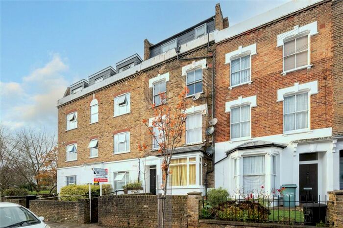4 Bedroom Apartment To Rent In Davenant Road, Upper Holloway, London, N19