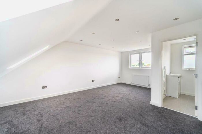 5 Bedroom Semi-Detached House To Rent In Oldborough Road, Wembley, HA0