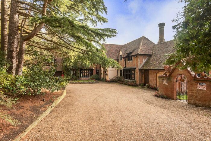 8 Bedroom Detached House To Rent In Troutstream Way, Loudwater, Rickmansworth, WD3