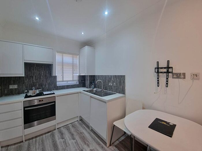 1 Bedroom Flat To Rent In High Road, Wood Green, N22