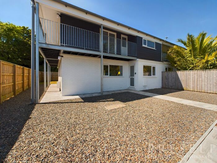 4 Bedroom Semi-Detached House To Rent In Manor Parade, Goodwick, SA64